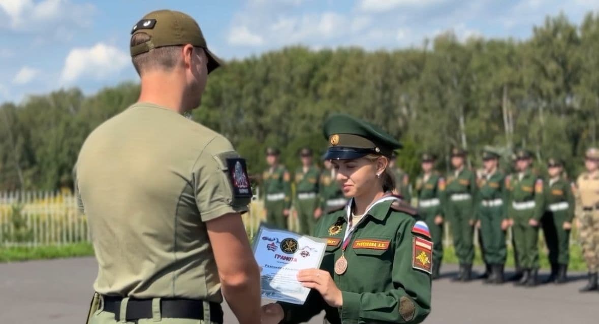 Пролетели выходные и вместе с ними наша смена "Защитник: Будущие командиры".