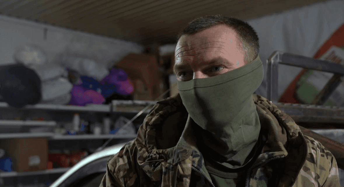 Помогает СВОим