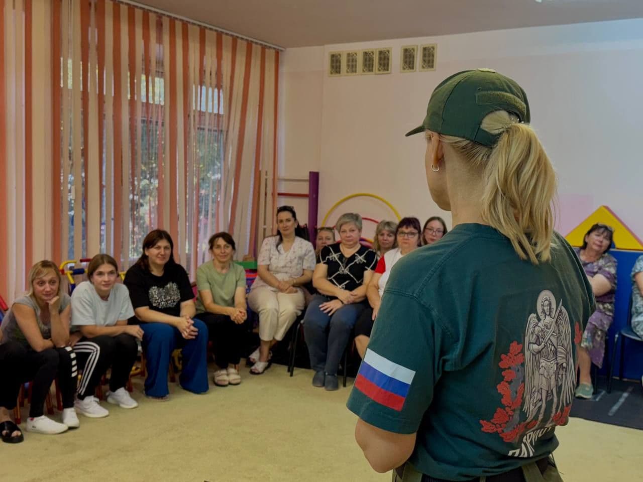 Сегодня Центр «Патриот» провел мастер-класс по оказанию первой помощи для воспитателей детского сада № 82.